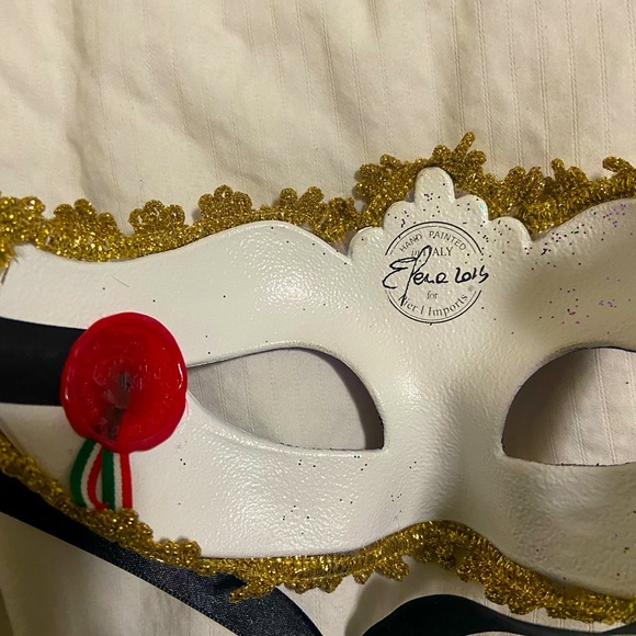 Pier 1 Imports Masquerade, Mardi Gras Venetian Mask Hand Painted, Signed Italy - Picture 5 of 6